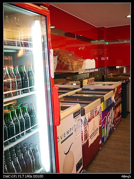 [國內趴趴走]小蒙牛天母店。同學會