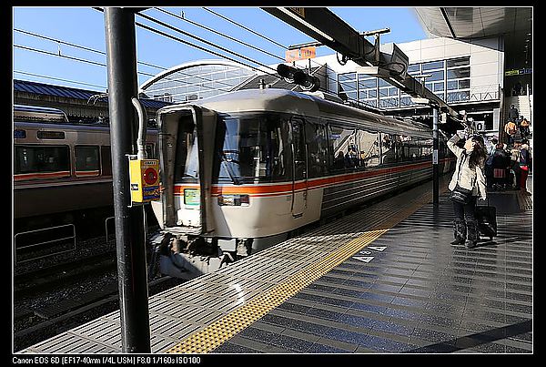 [2013。和自己旅行京都、高山]JR京都直達高山。每日一班
