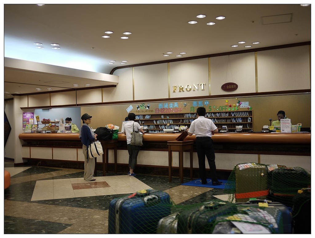 [住。亞洲]廉價航空LCC早班機的過境超大飯店。東橫inn 成田機場店~toyoki inn narita~免費接駁車、免費早餐~機場附近~