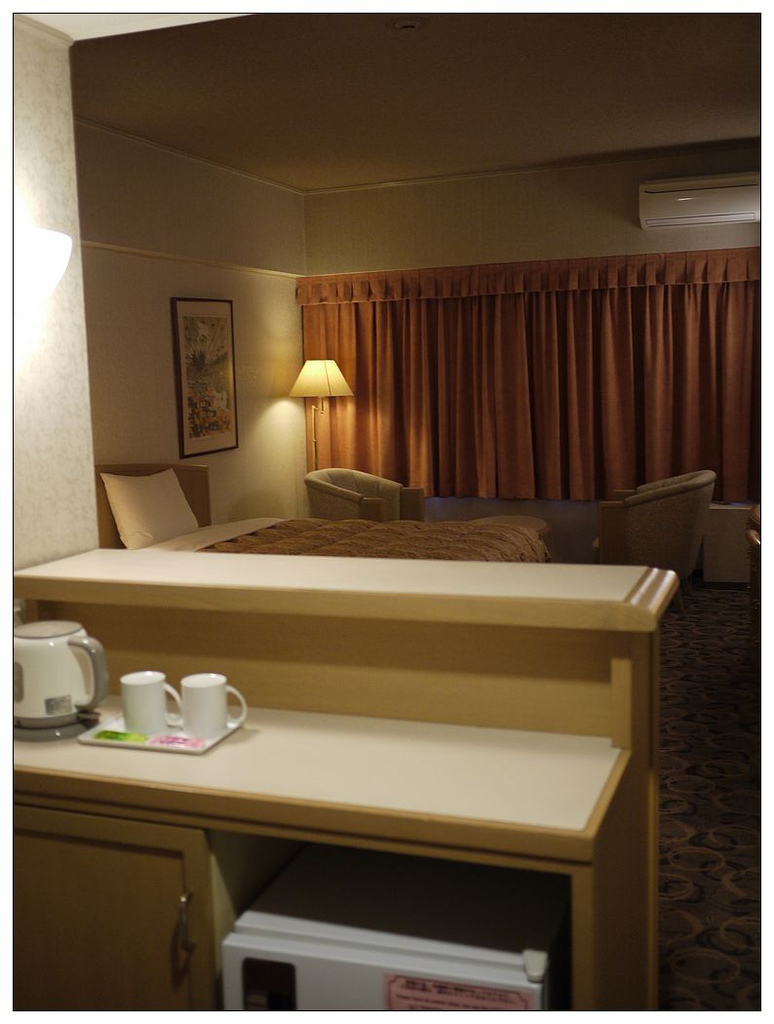 [住。亞洲]廉價航空LCC早班機的過境超大飯店。東橫inn 成田機場店~toyoki inn narita~免費接駁車、免費早餐~機場附近~