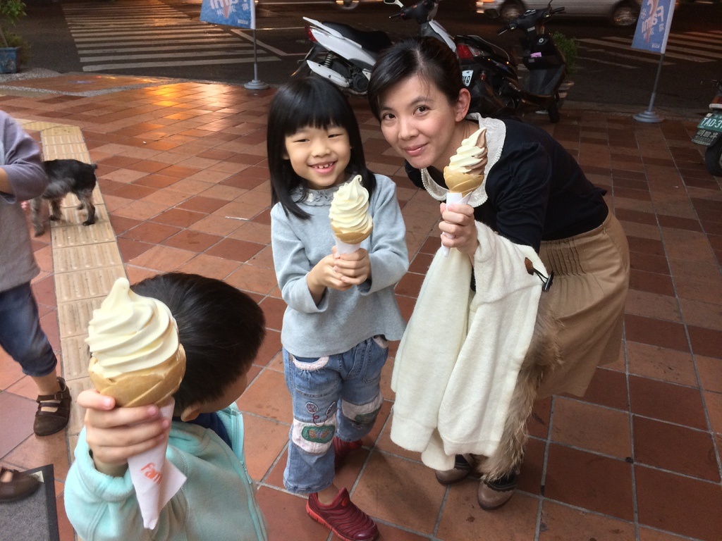 2013-12-07 18.23.14 HDR.jpg