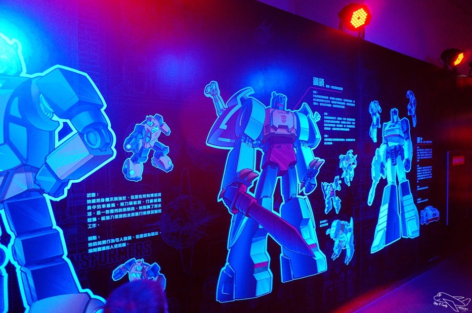 [國內趴趴走。北部]國立中正紀念堂。變形金剛特展。大黃蜂現身，機器人迷最愛～