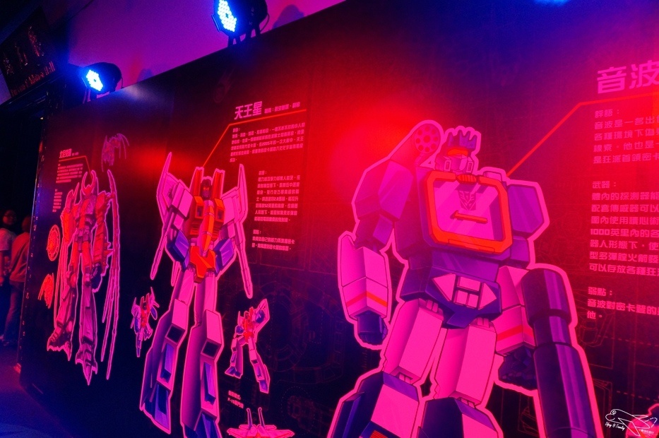 [國內趴趴走。北部]國立中正紀念堂。變形金剛特展。大黃蜂現身，機器人迷最愛～
