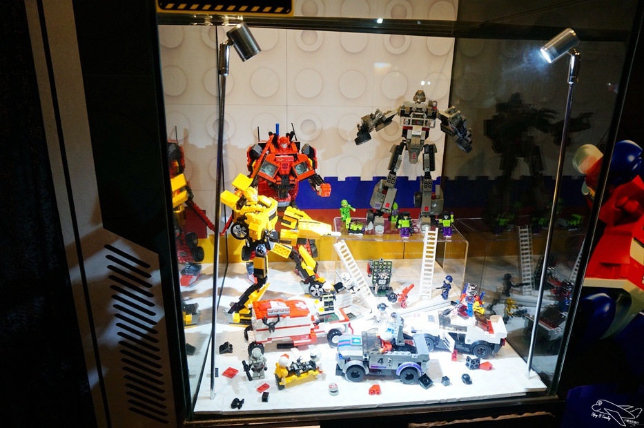 [國內趴趴走。北部]國立中正紀念堂。變形金剛特展。大黃蜂現身，機器人迷最愛～