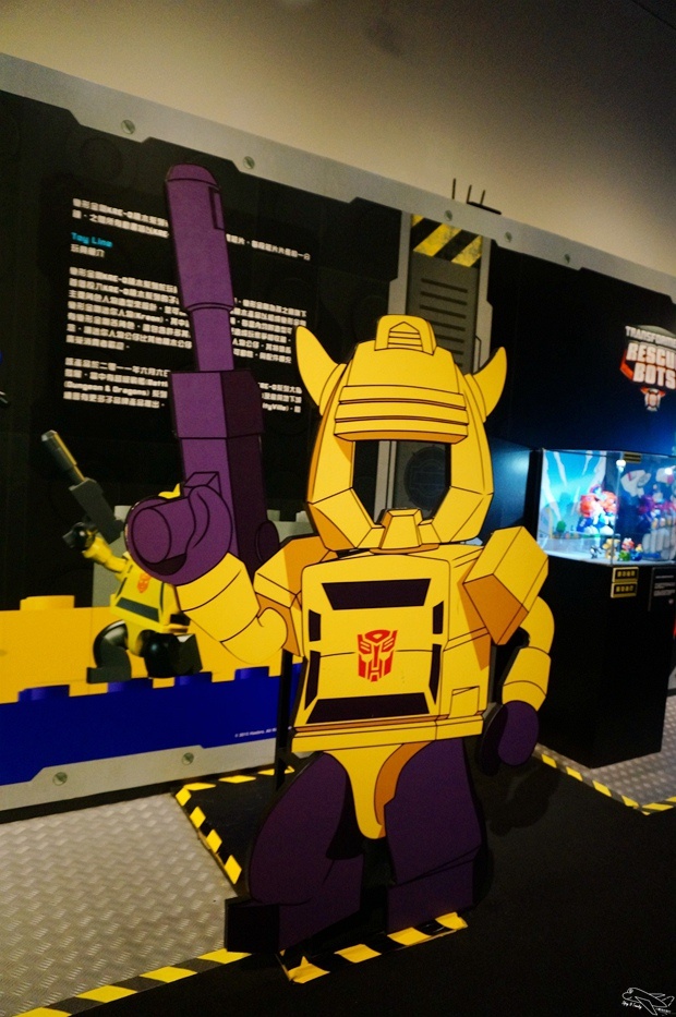 [國內趴趴走。北部]國立中正紀念堂。變形金剛特展。大黃蜂現身，機器人迷最愛～