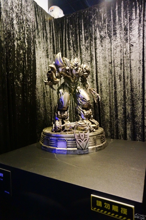 [國內趴趴走。北部]國立中正紀念堂。變形金剛特展。大黃蜂現身，機器人迷最愛～