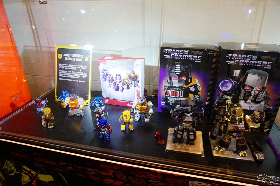 [國內趴趴走。北部]國立中正紀念堂。變形金剛特展。大黃蜂現身，機器人迷最愛～