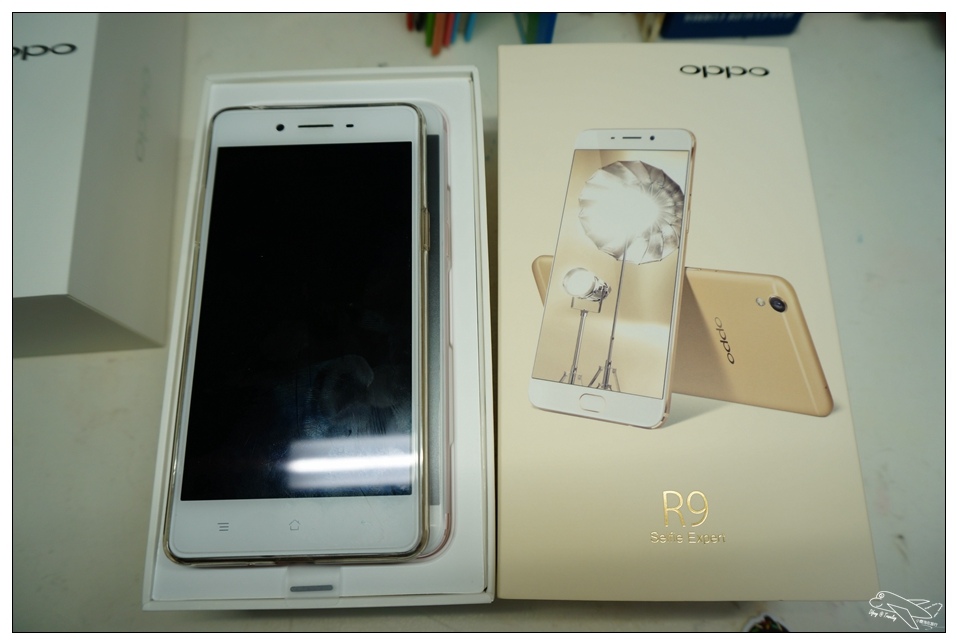 [新機]心機Oppo R9玫瑰金微開箱～一萬五以下手機新選擇～5.5吋、調和IOS與ANDORID界面、自拍神機、快速閃充～帶著OPPO R9旅行隨拍好手機～
