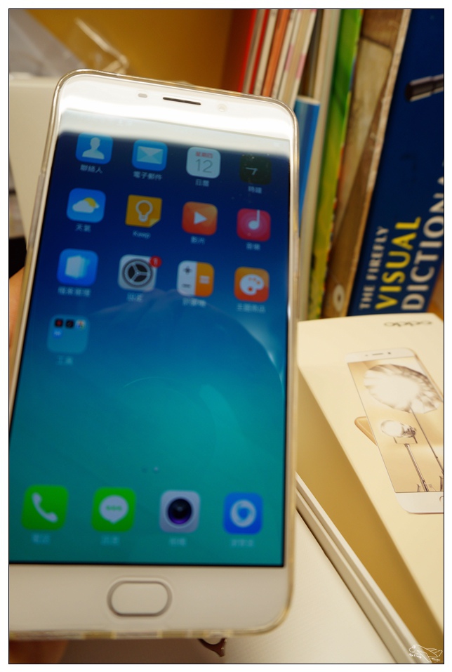 [新機]心機Oppo R9玫瑰金微開箱～一萬五以下手機新選擇～5.5吋、調和IOS與ANDORID界面、自拍神機、快速閃充～帶著OPPO R9旅行隨拍好手機～