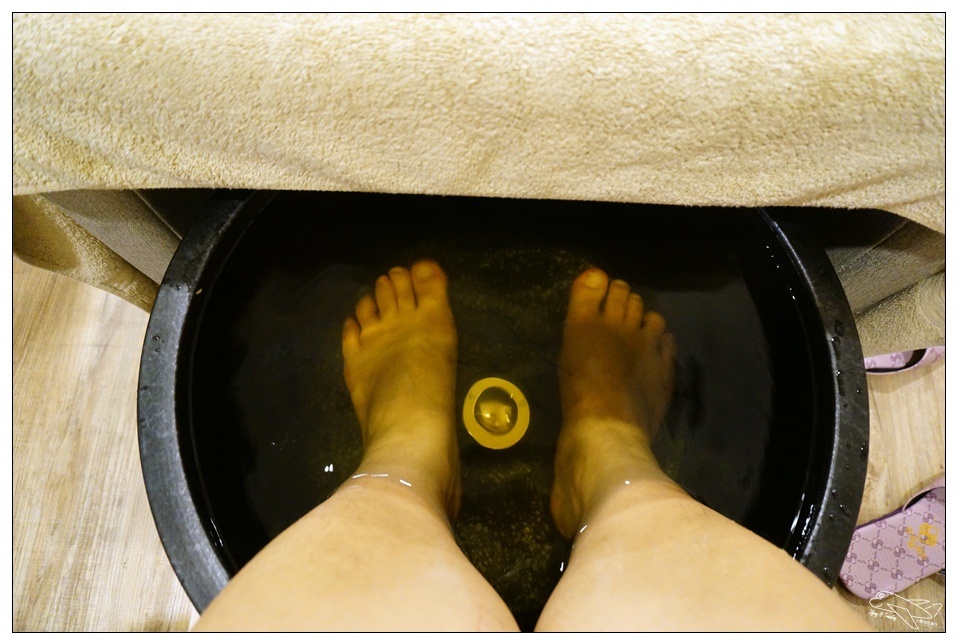 [板橋江子翠按摩推薦]Lohas樂活氧身足體概念館。超近捷運站、附近美食機能多～技術佳、服務好～板橋腳底按摩 、油壓指壓