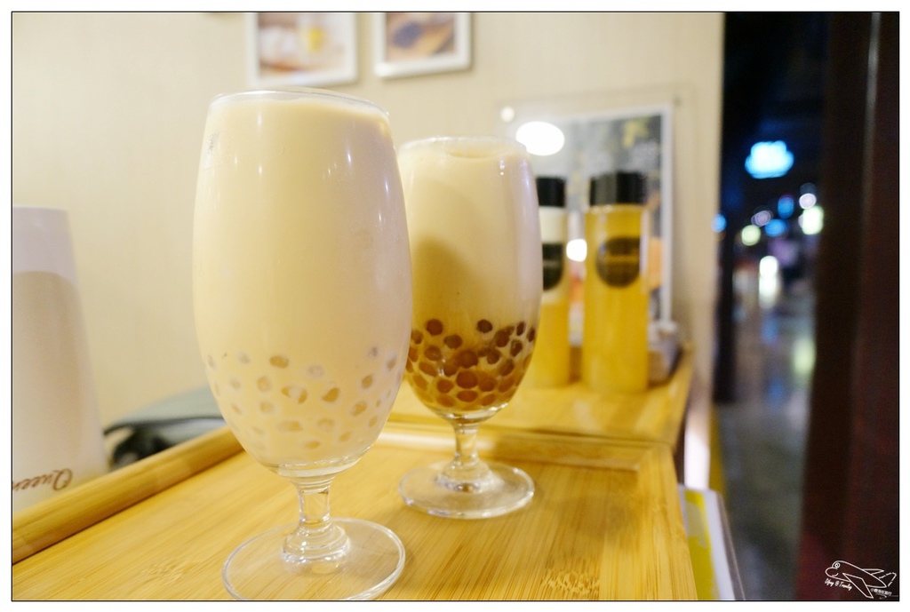 [台北車站好喝茶飲]葵米Queenny。驚動粉圓界最Q彈珍珠奶茶。獨家黑糖炒珍珠。HOYII北車站B1～