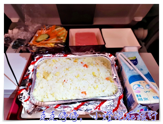吉祥航空搭乘體驗評價｜台北–上海–赫爾辛基，波音787新型飛機、飛往北歐最近最短的航線～