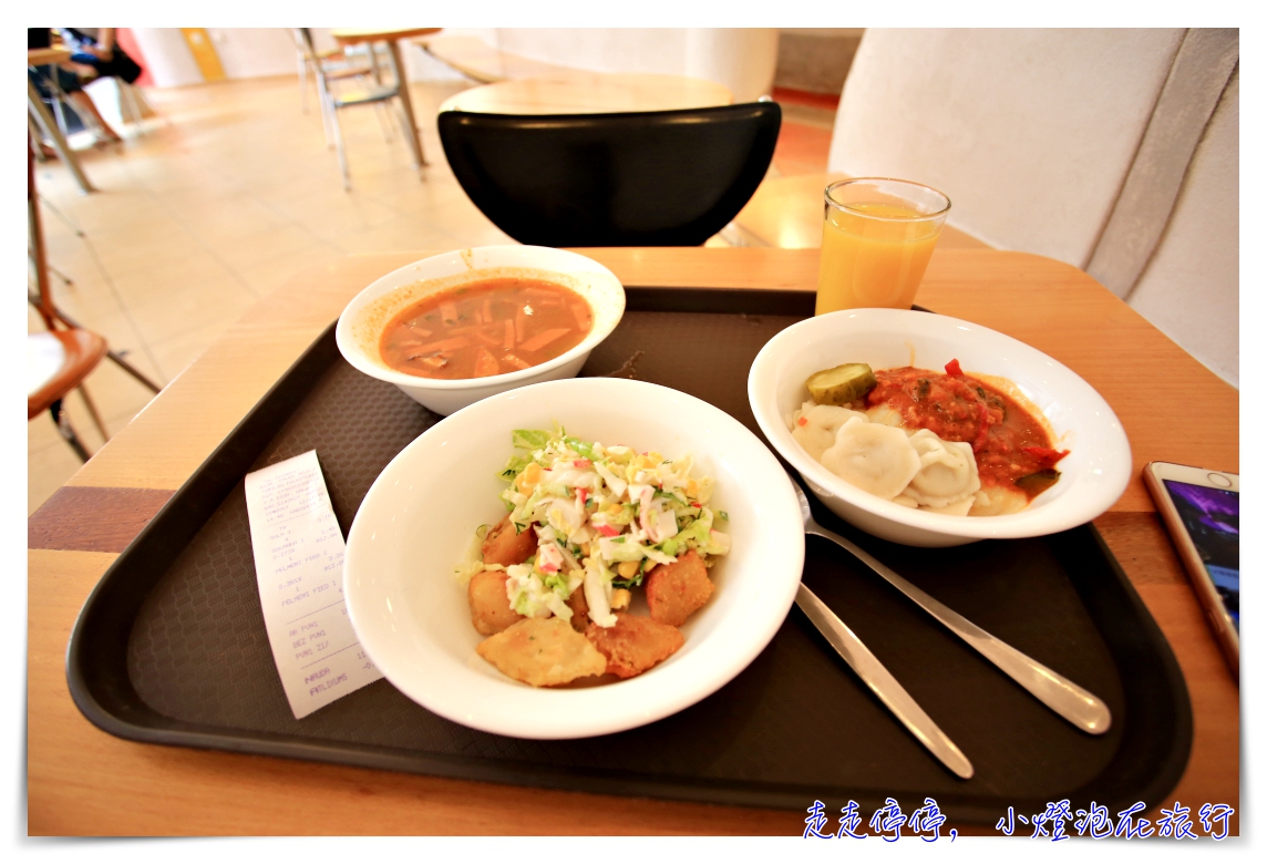 里加省錢餐廳｜XL Pelmeņi 背包客的午餐聖地，里加老城區俄羅斯餃子體驗美食 @走走停停，小燈泡在旅行