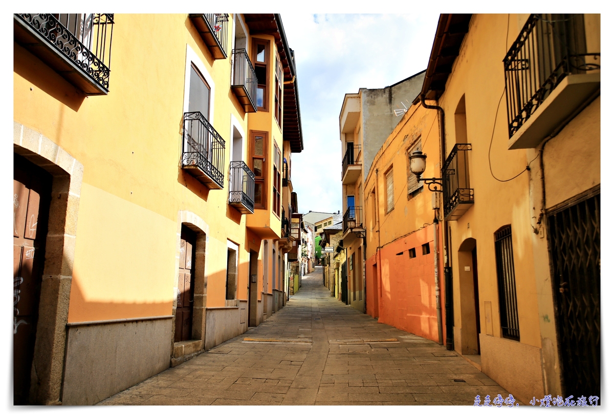 西班牙親子朝聖之路｜Day3，火車抵達Ponferrada，慢行在龐費拉達～Castillo de Ponferrada、Iglesia de San Andres、Albergue de Peregrinos San Nicolás de Flue