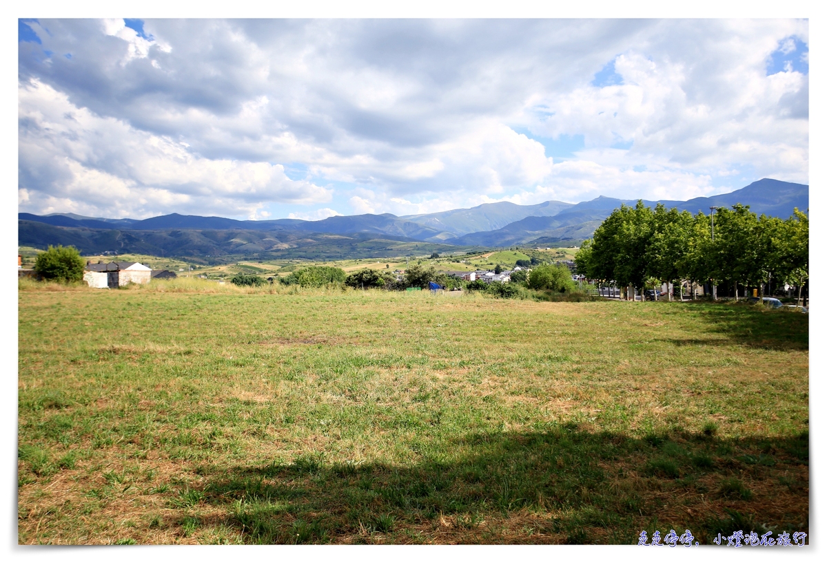 西班牙親子朝聖之路｜Day3，火車抵達Ponferrada，慢行在龐費拉達～Castillo de Ponferrada、Iglesia de San Andres、Albergue de Peregrinos San Nicolás de Flue
