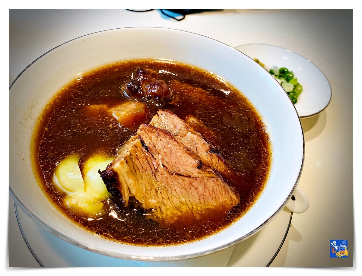 台北文華東方酒店｜米其林五間紅房子，超值住宿套裝含早晚餐、點心，細緻貼心服務，超乎以客為尊的美好住宿經驗