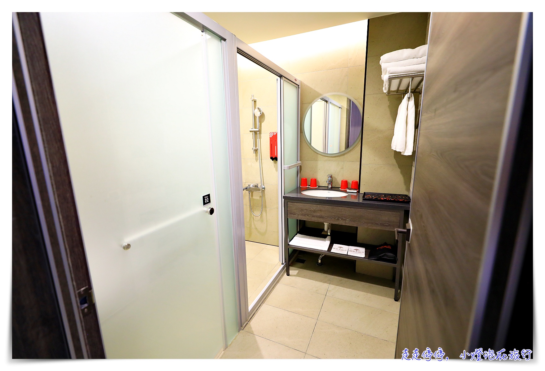 麗寶賽車主題旅店-T11 T12 Hotel｜睜開眼打開陽台就能看賽車的飯店，最鄰近台灣國際規格賽車場