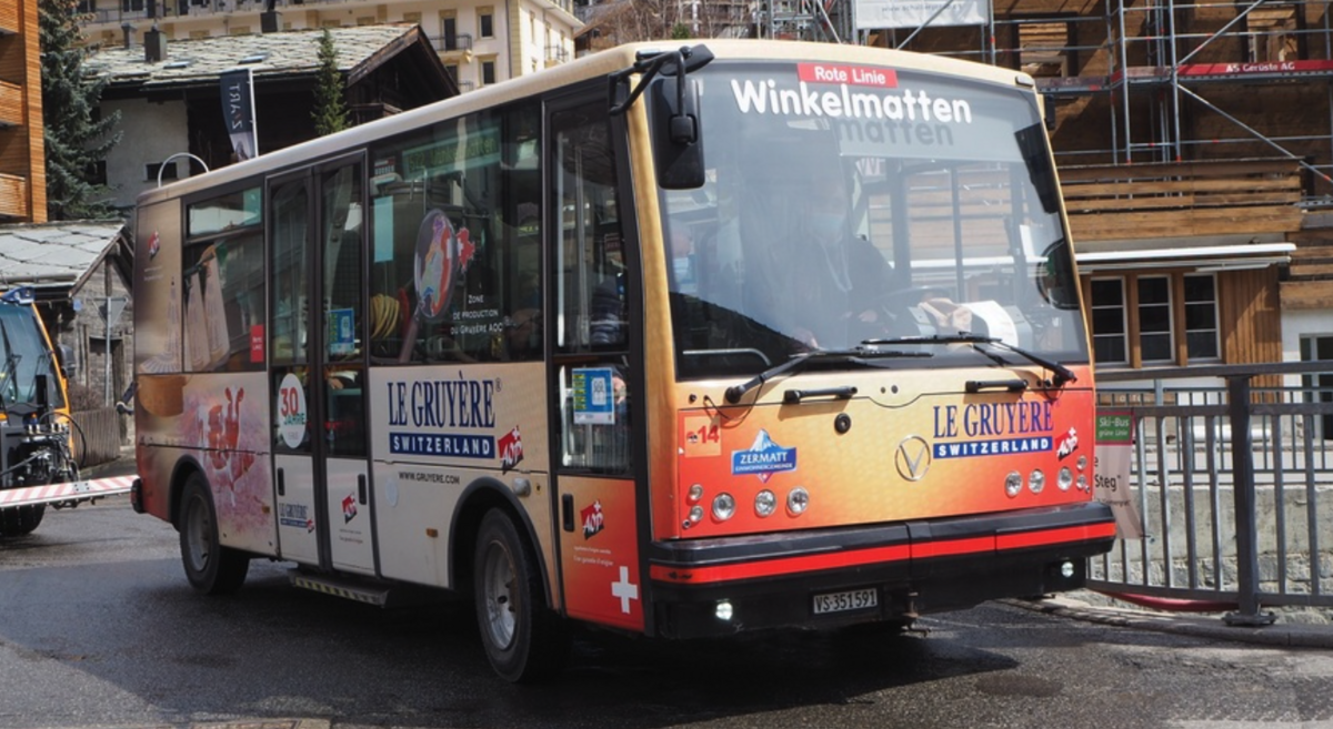 瑞士策馬特免費循環電動巴士｜e bus zermatt