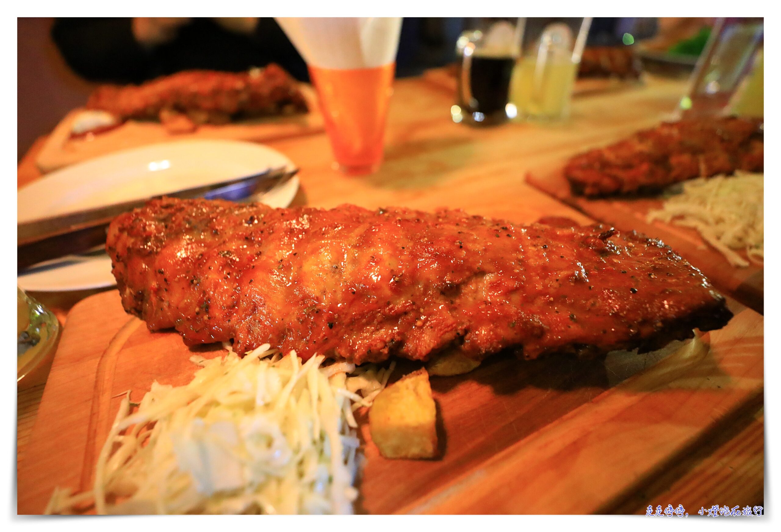 維也納第一名餐廳｜RIBS of vienna，鄰近聖史蒂芬大教堂好吃排隊名店，必點菜單、價格、訂位方式、mini size還大到不行 @走走停停，小燈泡在旅行