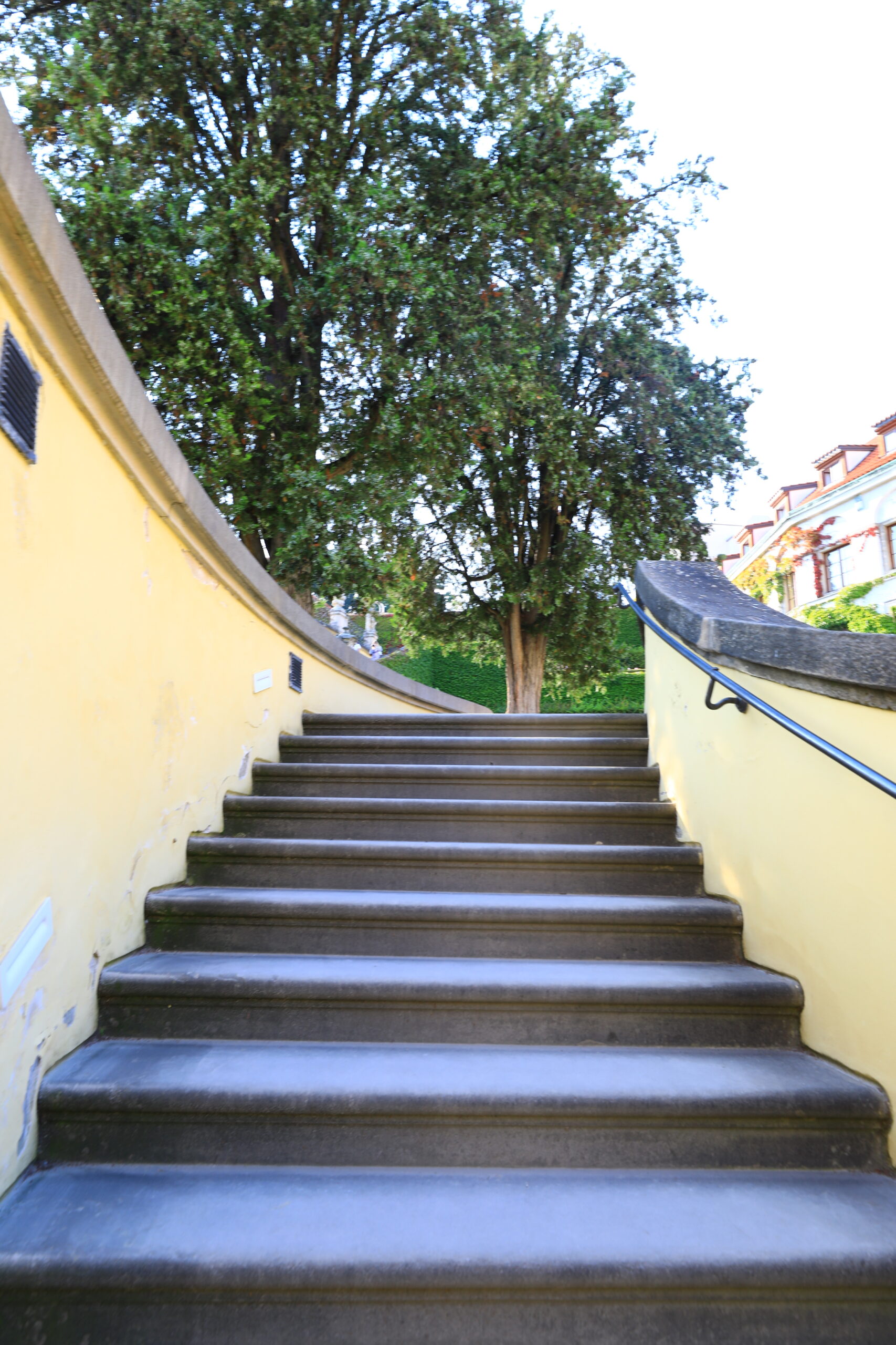 布拉格最美庭園｜維巴庭園Vrtbovská zahrada，周杰倫婚紗取景地，票選中歐最美庭園，聯合國教科文組織世界文化遺產名錄