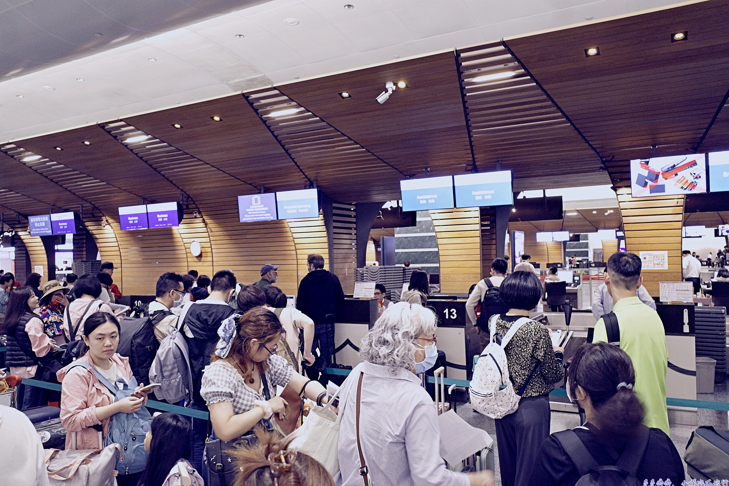 2025國泰航空台北-香港轉機-蘇黎世｜經濟艙搭乘紀錄(去程）cx531 cx383