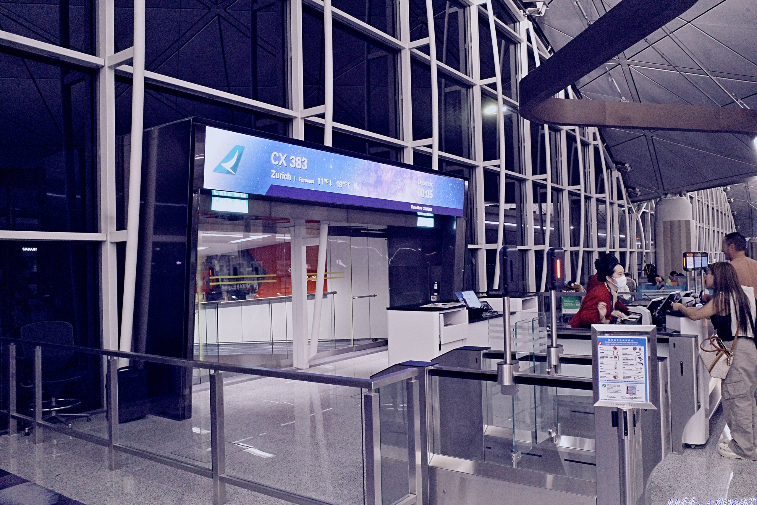 2025國泰航空台北-香港轉機-蘇黎世｜經濟艙搭乘紀錄(去程）cx531 cx383