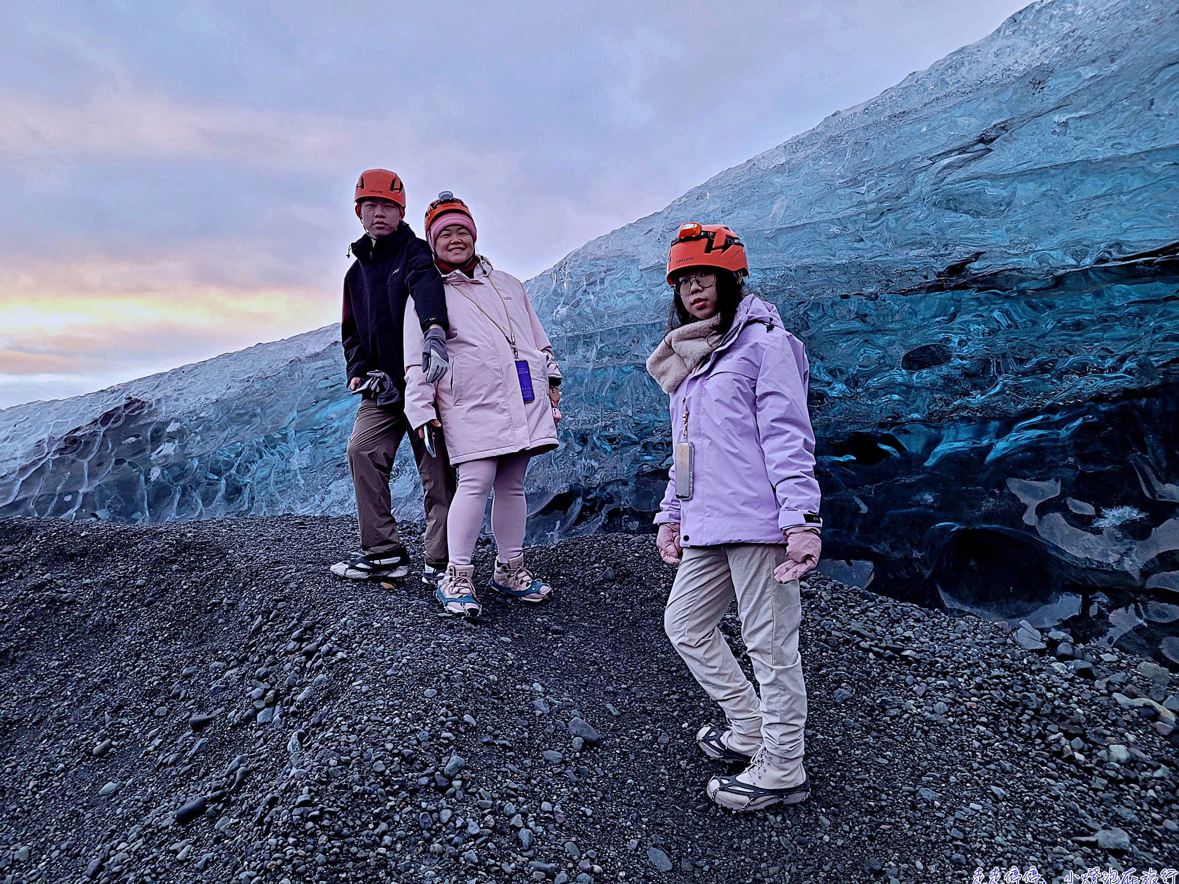冰島環島親子自駕 Day 3 走入萬年寂靜:Jökulsárlón 藍冰洞體驗、冰川健行全攻略!內含安全須知與必吃龍蝦堡 @走走停停,小燈泡在旅行 冰島環島親子自駕 Day 3 走入萬年寂靜:Jökulsárlón 藍冰洞體驗、冰川健行全攻略!內含安全須知與必吃龍蝦堡