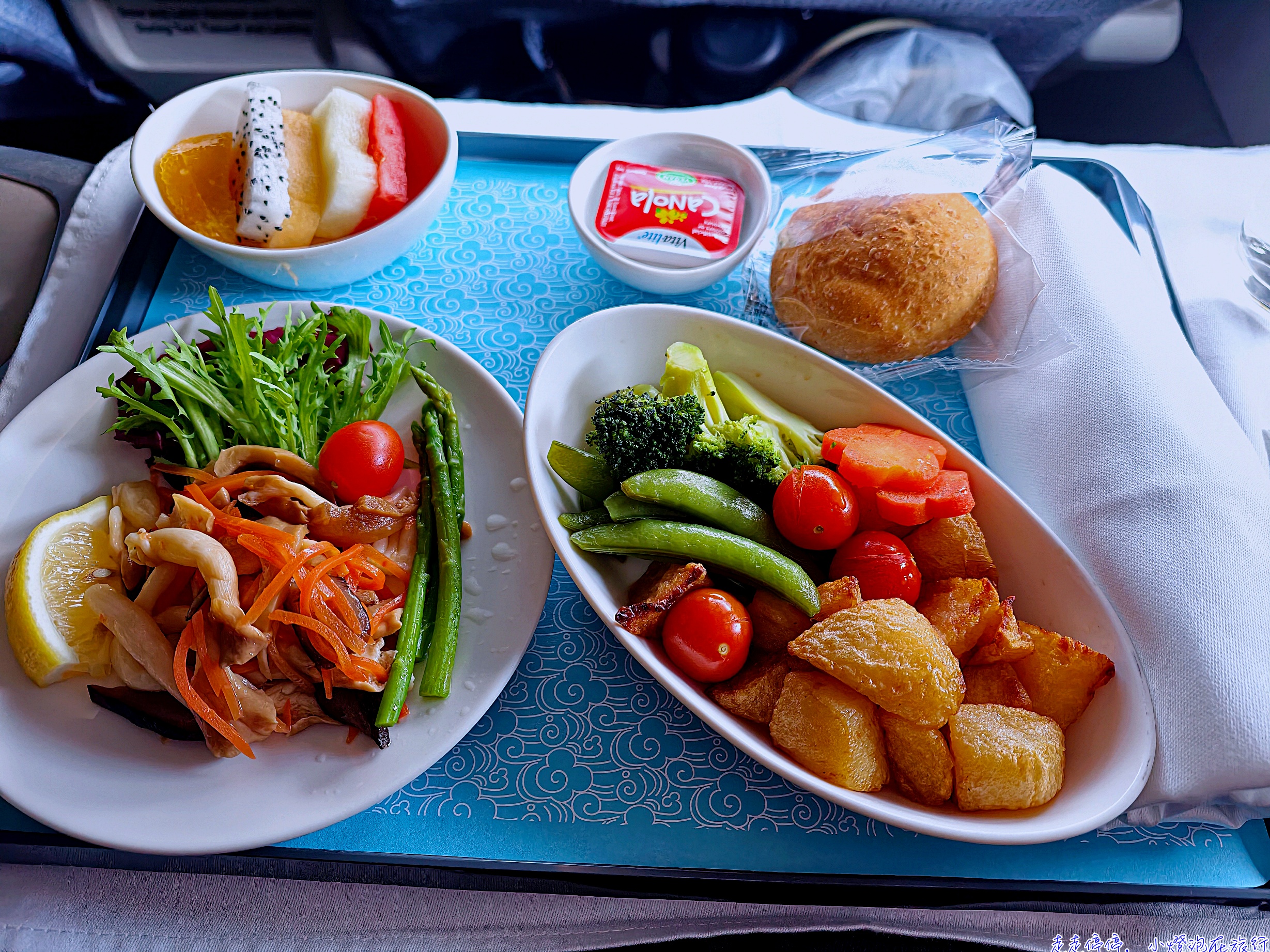 國航北京中轉羽田到哥本哈根來回商務艙完整分享CA184、CA877、CA878、CA421｜時間超漂亮、不用過夜、CP值高！台灣人必看台胞證+素食餐+機型評價