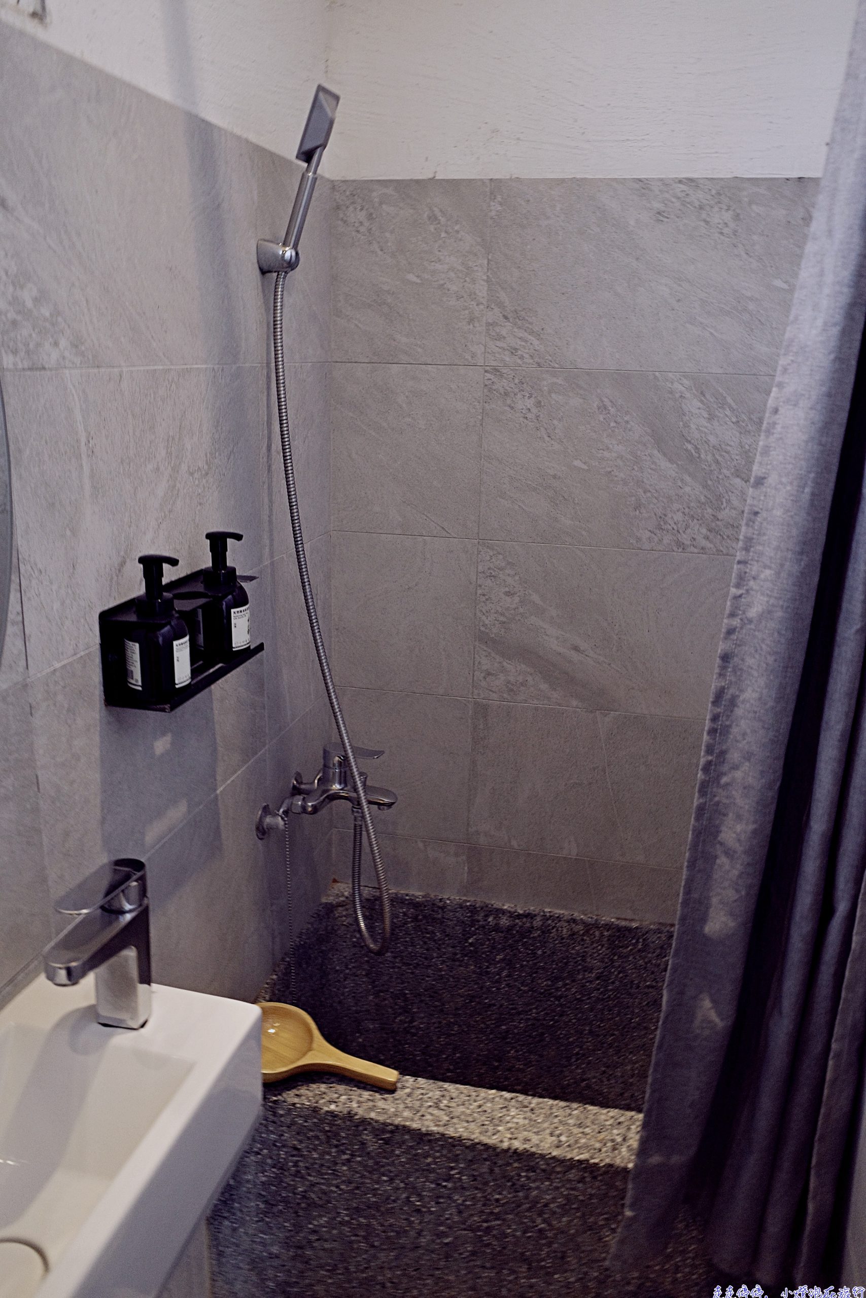 台東住宿門廷若室|近鐵花村、周邊方便、記憶枕好睡、老旅店翻新創意住宿 @走走停停,小燈泡在旅行 台東住宿門廷若室|近鐵花村、周邊方便、記憶枕好睡、老旅店翻新創意住宿