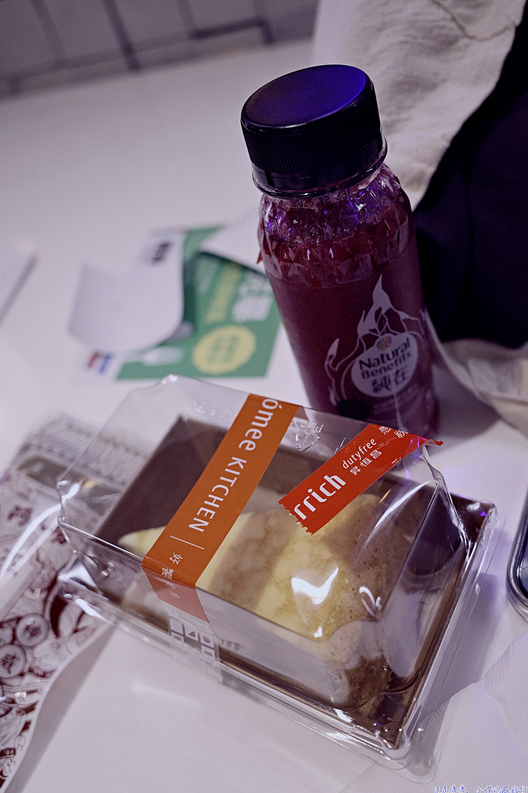 桃園機場龍騰卡怎麼用?環亞貴賓室(Plaza Premium)排隊爆滿,不如去Homee Kitchen好饗廚房吃現做熱餐更划算(2026最新比較) @走走停停,小燈泡在旅行 桃園機場龍騰卡怎麼用?環亞貴賓室(Plaza Premium)排隊爆滿,不如去Homee Kitchen好饗廚房吃現做熱餐更划算(2026最新比較)