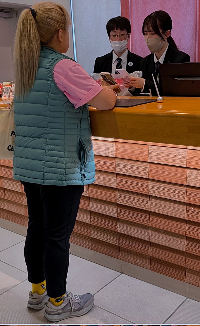 去四國旅行，免稅購物在飯店收到了伴手禮｜完美行購物免稅攻略