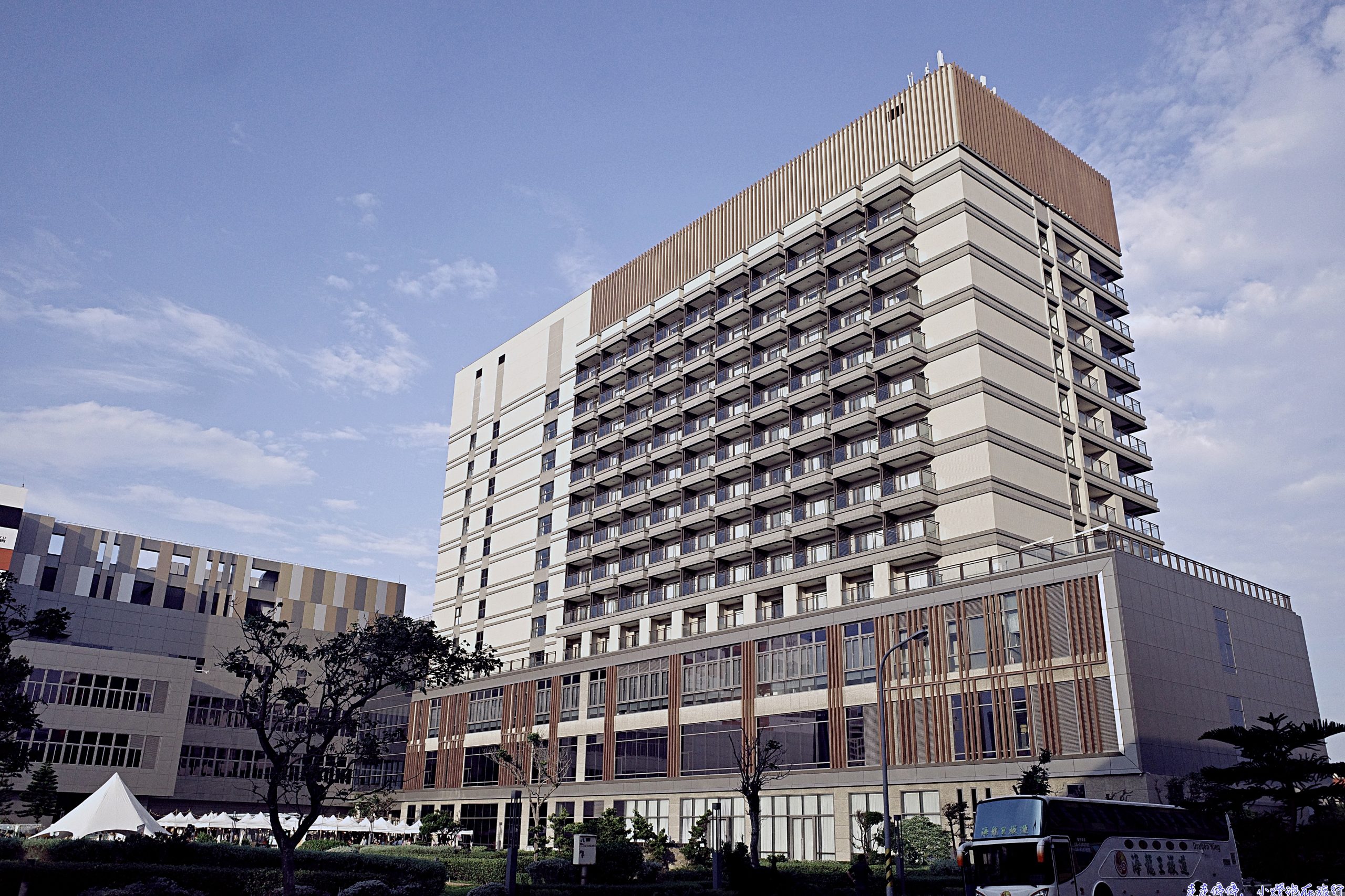 網站近期文章：澎湖澎澄飯店住宿心得：2026花火節七龍珠主題季，台虎精釀聯名，行政套房海景陽台完美觀賞！早餐海鮮粥超鮮，步行老街、Pier3購物一站搞定