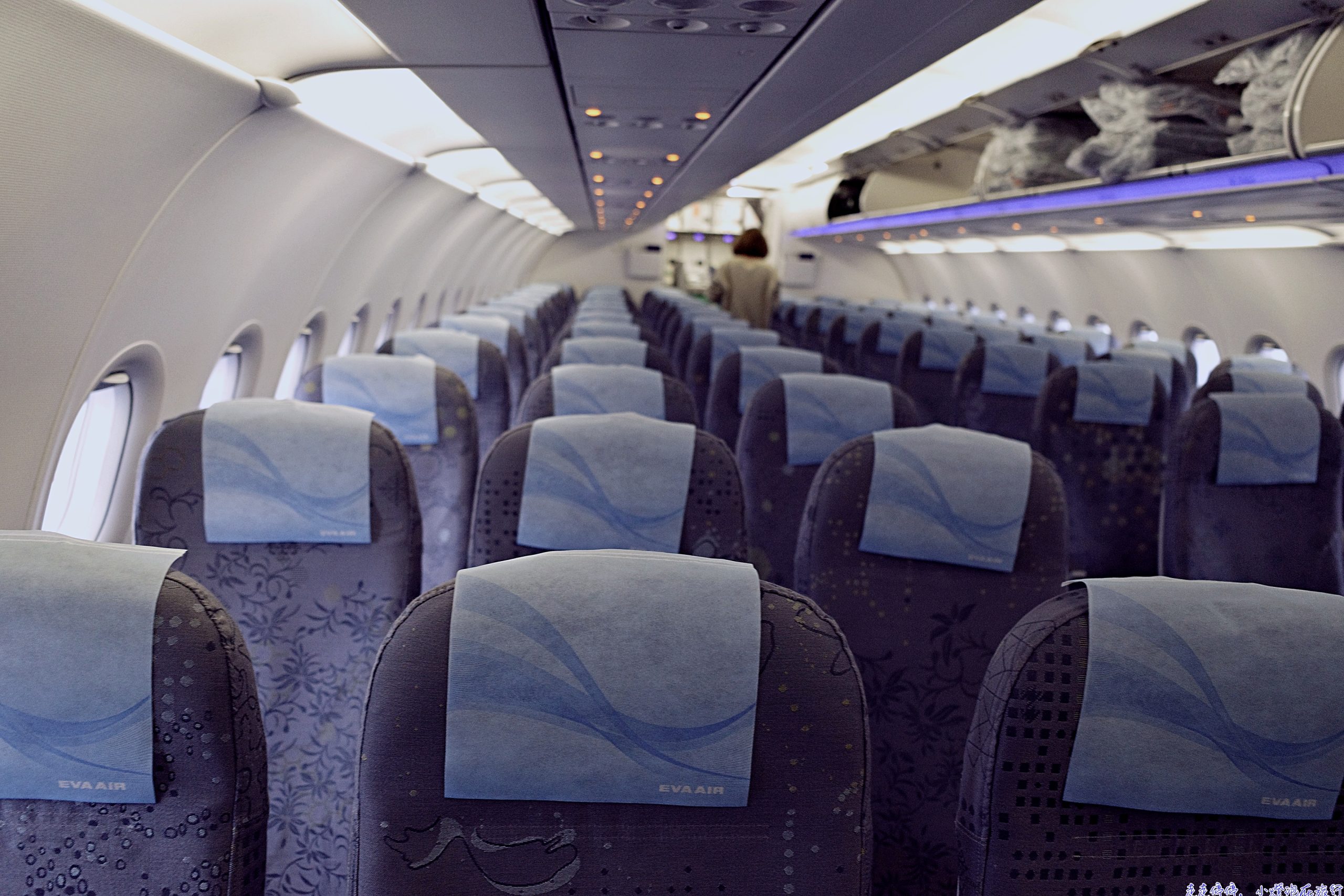 日本機票怎麼選?買機票前學會看飛機機型,比比價更重要|單走道與雙走道完整解析 @走走停停,小燈泡在旅行 日本機票怎麼選?買機票前學會看飛機機型,比比價更重要|單走道與雙走道完整解析