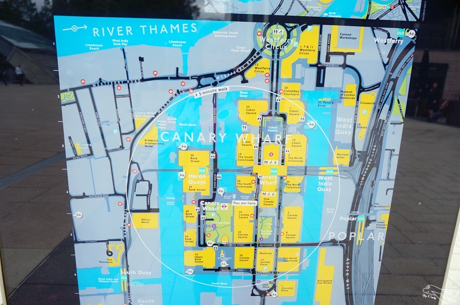 (倫敦景點)金絲雀碼頭站｜倫敦新興金融城。tesco大賣場、canary wharf 輕軌地鐵交會車站、金融中心～
