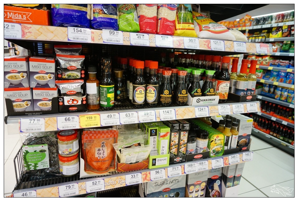布拉格大賣場|Tesco大採買。自動付款機超有趣～在歐洲，自己煮飯最省錢～