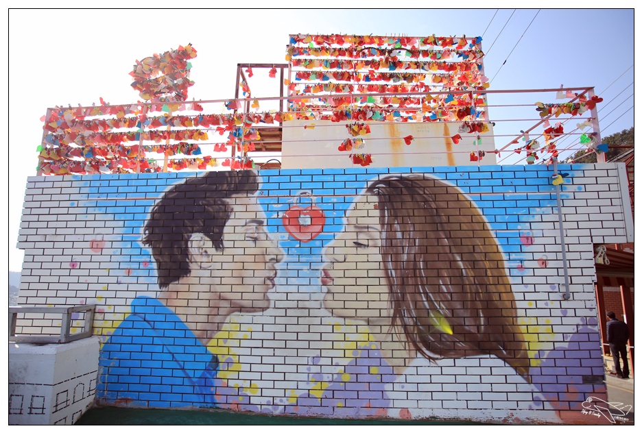 釜山超人氣景點|甘川洞文化村Gamcheon culture village。走一趟藝術村、來一趟與自己的浪漫旅行～完整走跳攻略～