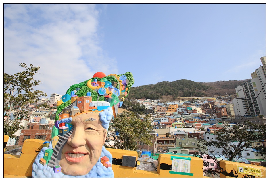 釜山超人氣景點|甘川洞文化村Gamcheon culture village。走一趟藝術村、來一趟與自己的浪漫旅行～完整走跳攻略～