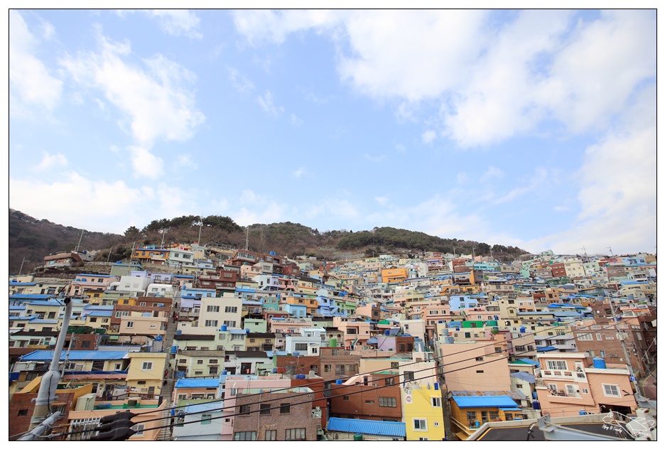 釜山超人氣景點|甘川洞文化村Gamcheon culture village。走一趟藝術村、來一趟與自己的浪漫旅行～完整走跳攻略～