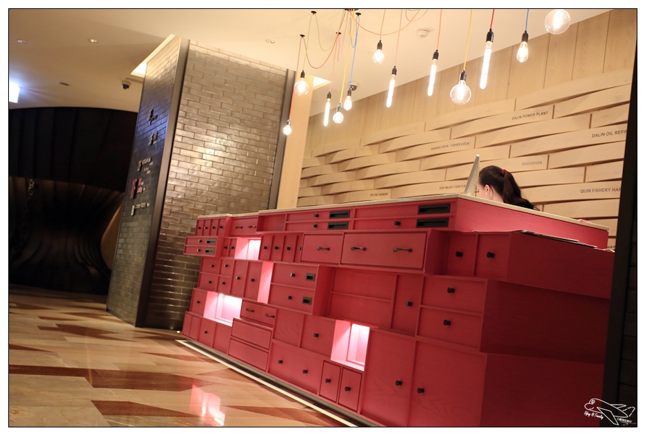 高雄親子飯店推薦|Hotel Indigo Kaohsiung Central Park。英迪格IHG洲際酒店集團首間進駐台灣新潮酒店系列。中央公園R9站英倫設計風格旅店～近新堀江購物商圈～四通八達、方便度高～