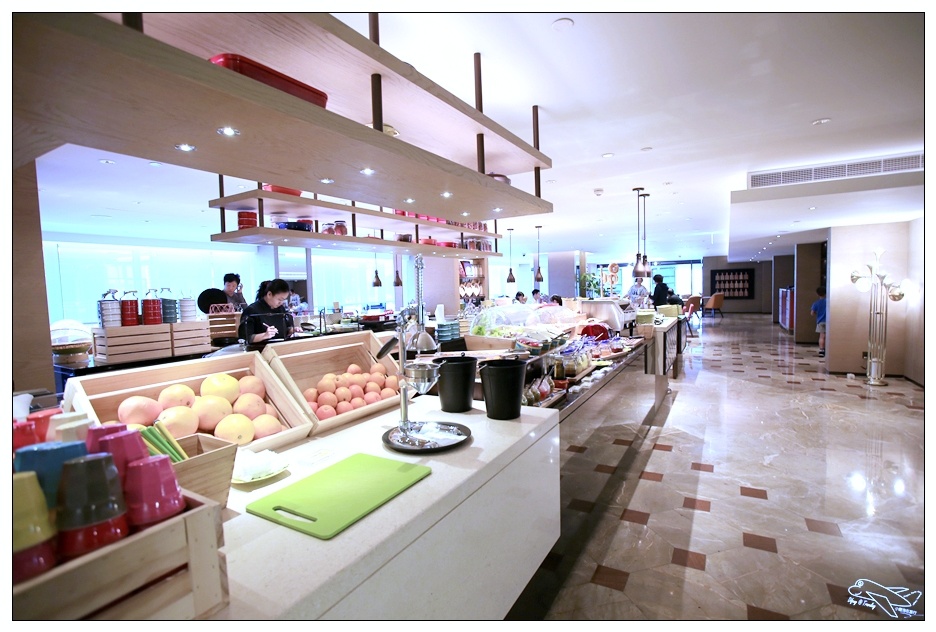 高雄親子飯店推薦|Hotel Indigo Kaohsiung Central Park。英迪格IHG洲際酒店集團首間進駐台灣新潮酒店系列。中央公園R9站英倫設計風格旅店～近新堀江購物商圈～四通八達、方便度高～