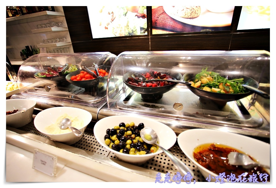 2018香港機場貴賓室arrival hall｜Plaza Premium Lounge，JCB白金卡以上，免費 3小時使用喔！