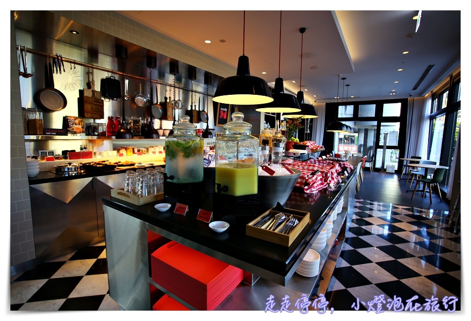 台北北門世民酒店｜亞洲第一家Citizen M，歐洲頂規品牌CITIZENM HOTELS ，自助check in潮飯店，在這裡沒有無聊的事～