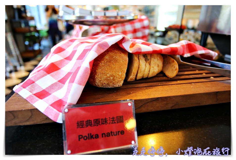 台北北門世民酒店｜亞洲第一家Citizen M，歐洲頂規品牌CITIZENM HOTELS ，自助check in潮飯店，在這裡沒有無聊的事～
