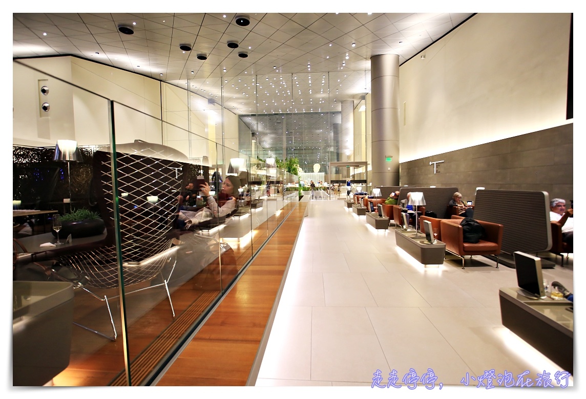 全球第一名商務艙貴賓室體驗|卡達Al Mourjan Business Lounge,杜哈機場超值豪華轉機,可吃飽、可洗澡、可遊戲 @走走停停,小燈泡在旅行 全球第一名商務艙貴賓室體驗|卡達Al Mourjan Business Lounge,杜哈機場超值豪華轉機,可吃飽、可洗澡、可遊戲