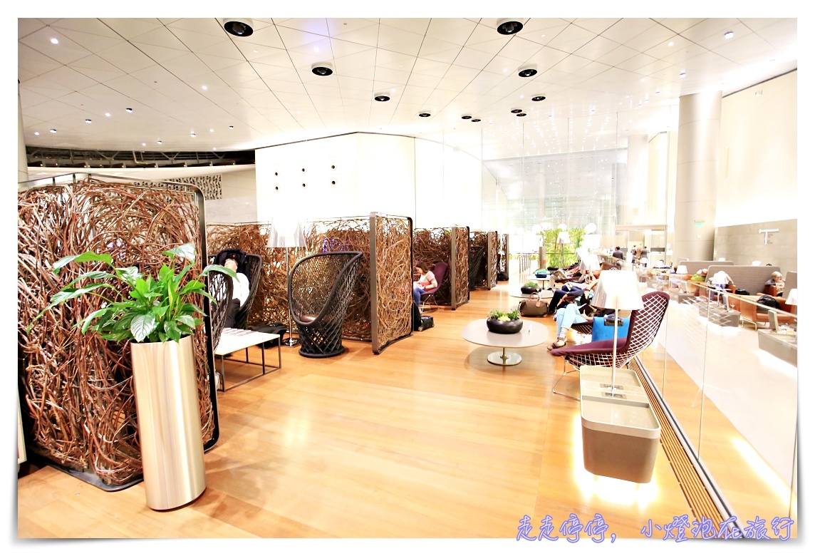 全球第一名商務艙貴賓室體驗|卡達Al Mourjan Business Lounge,杜哈機場超值豪華轉機,可吃飽、可洗澡、可遊戲 @走走停停,小燈泡在旅行 全球第一名商務艙貴賓室體驗|卡達Al Mourjan Business Lounge,杜哈機場超值豪華轉機,可吃飽、可洗澡、可遊戲