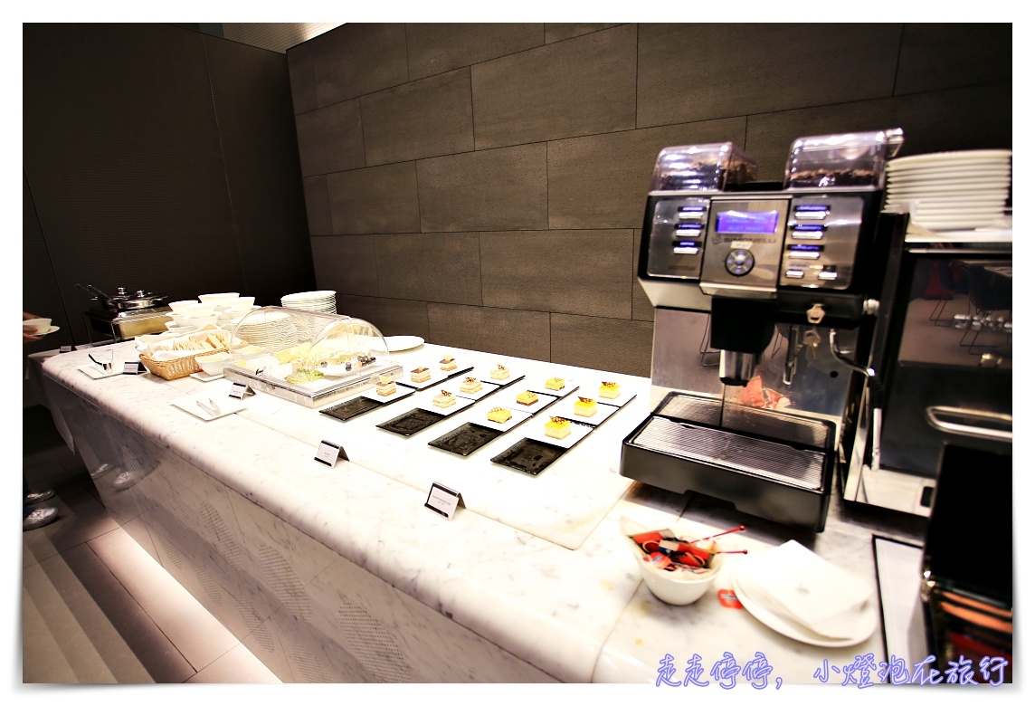 全球第一名商務艙貴賓室體驗|卡達Al Mourjan Business Lounge,杜哈機場超值豪華轉機,可吃飽、可洗澡、可遊戲 @走走停停,小燈泡在旅行 全球第一名商務艙貴賓室體驗|卡達Al Mourjan Business Lounge,杜哈機場超值豪華轉機,可吃飽、可洗澡、可遊戲