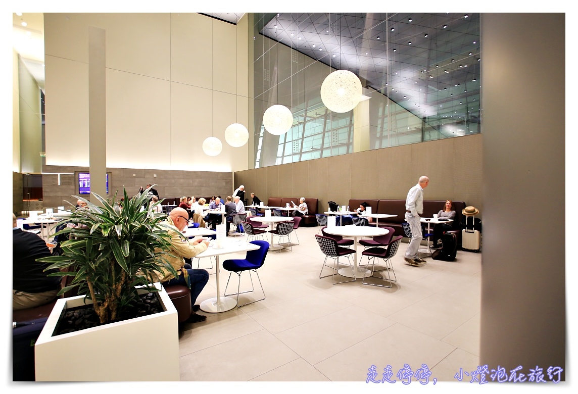 全球第一名商務艙貴賓室體驗|卡達Al Mourjan Business Lounge,杜哈機場超值豪華轉機,可吃飽、可洗澡、可遊戲 @走走停停,小燈泡在旅行 全球第一名商務艙貴賓室體驗|卡達Al Mourjan Business Lounge,杜哈機場超值豪華轉機,可吃飽、可洗澡、可遊戲