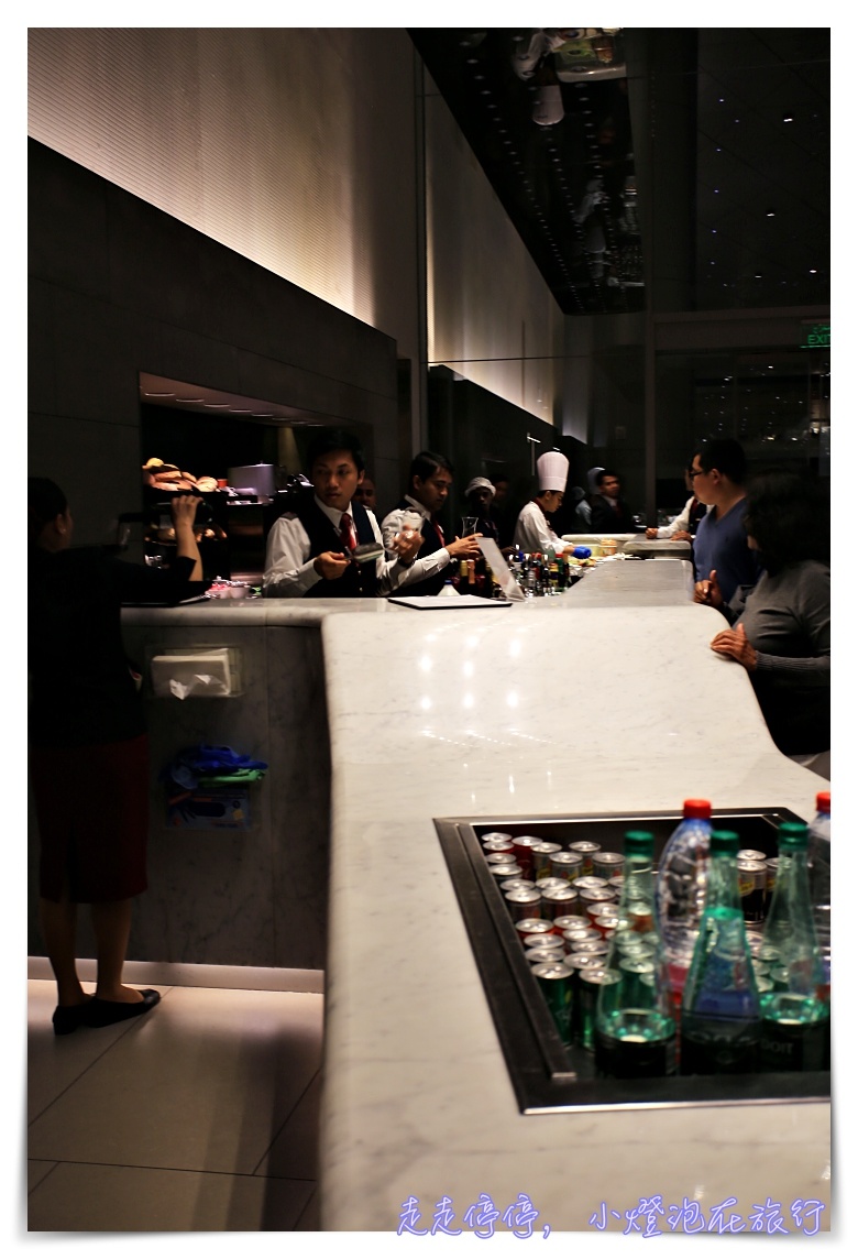 全球第一名商務艙貴賓室體驗|卡達Al Mourjan Business Lounge,杜哈機場超值豪華轉機,可吃飽、可洗澡、可遊戲 @走走停停,小燈泡在旅行 全球第一名商務艙貴賓室體驗|卡達Al Mourjan Business Lounge,杜哈機場超值豪華轉機,可吃飽、可洗澡、可遊戲