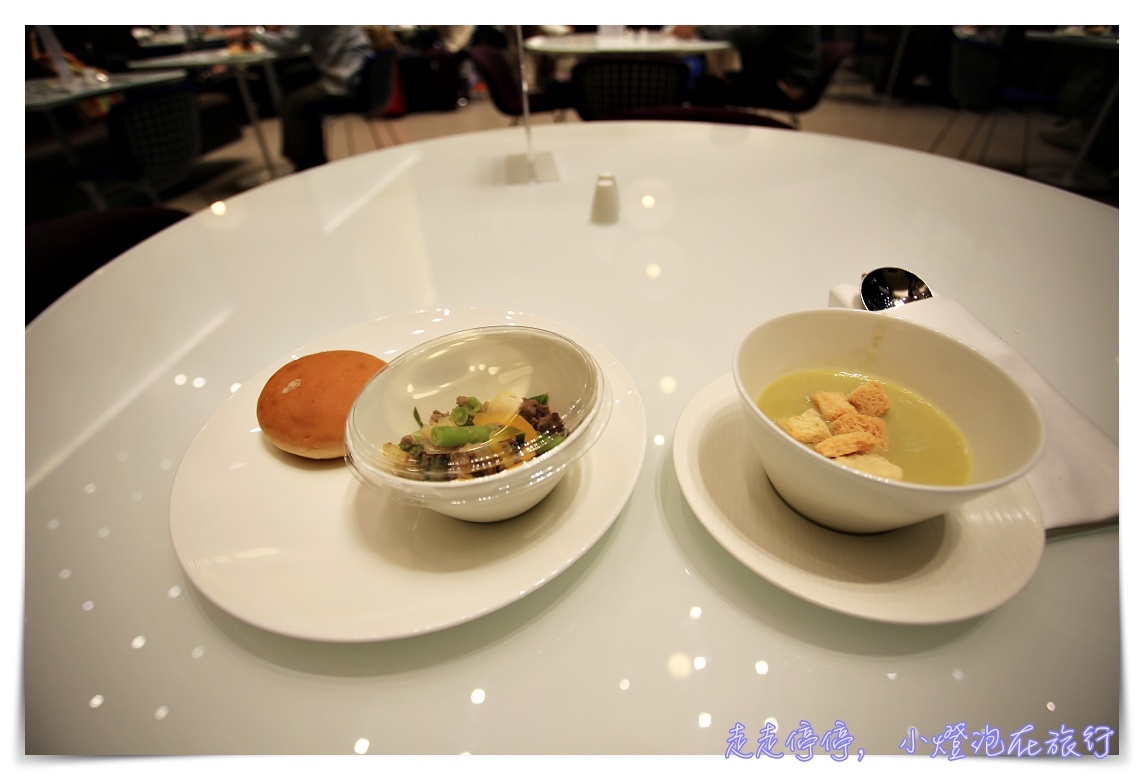 全球第一名商務艙貴賓室體驗|卡達Al Mourjan Business Lounge,杜哈機場超值豪華轉機,可吃飽、可洗澡、可遊戲 @走走停停,小燈泡在旅行 全球第一名商務艙貴賓室體驗|卡達Al Mourjan Business Lounge,杜哈機場超值豪華轉機,可吃飽、可洗澡、可遊戲